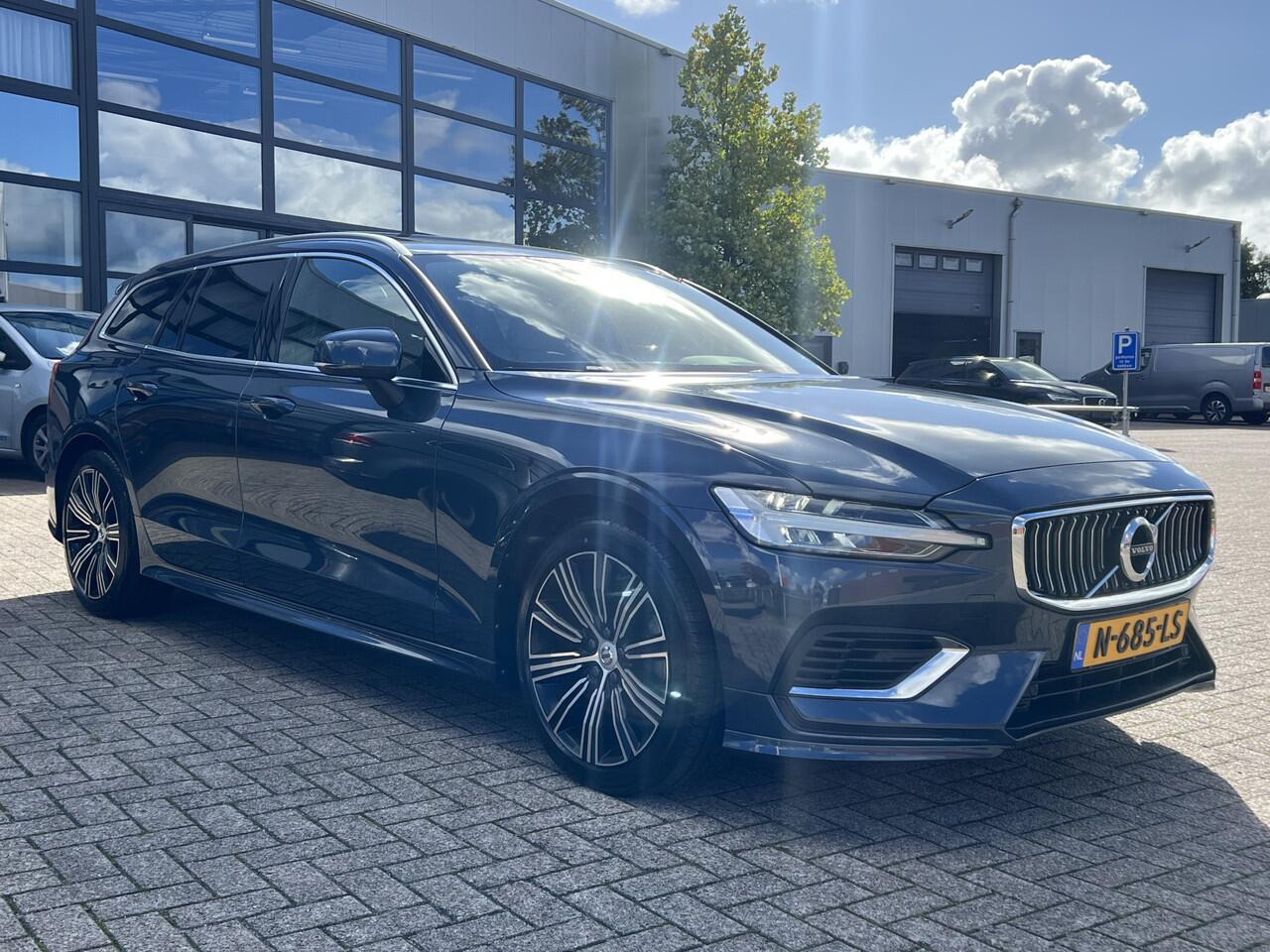 Volvo V60 2.0 T6 Recharge 340 pk AWD Inscription Trekhaak Panodak Pilot Assist ACC Tailored Wool Bekleding Exterior Styling Kit Elec. Stoelen Camera PDC Harman Kardon Contourstoelen Plug in Hybride NL Auto 1e Eigenaar