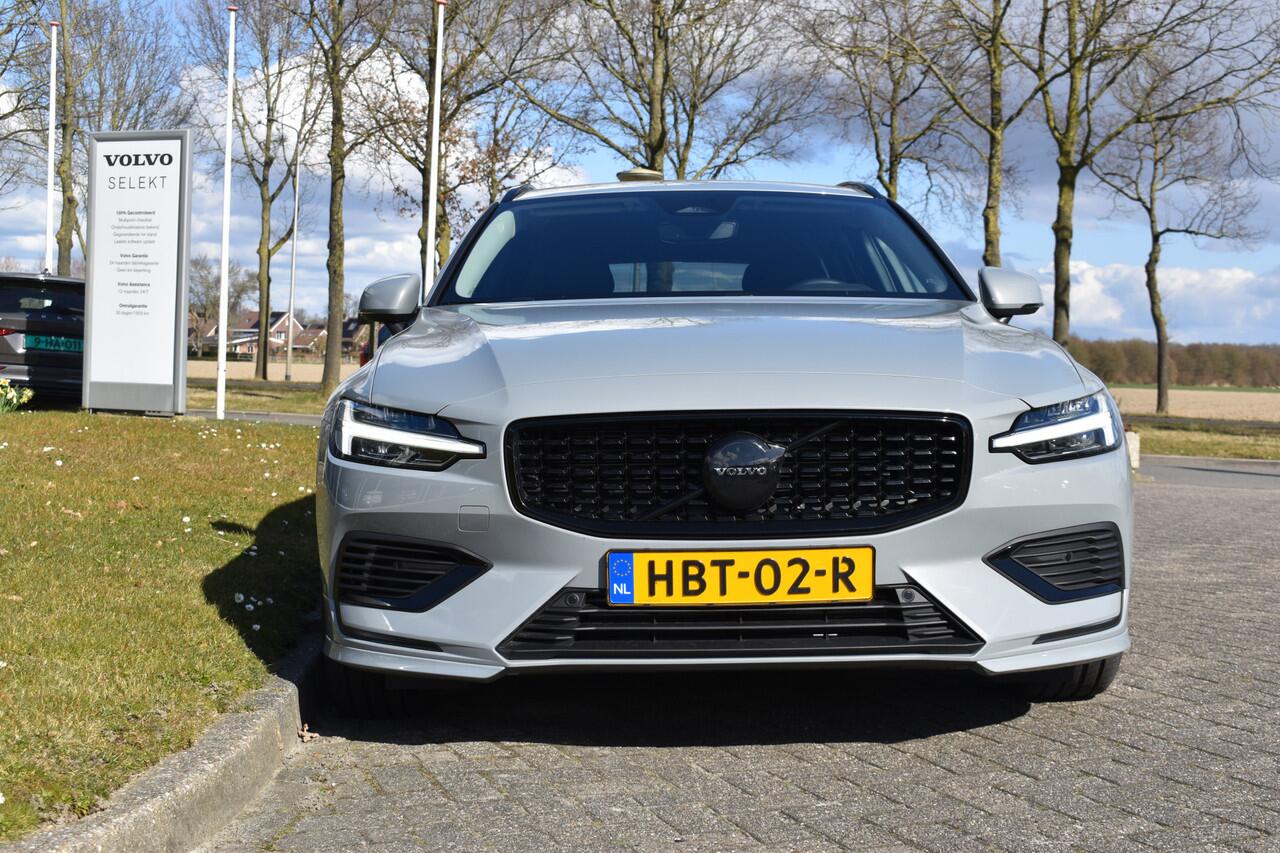 Volvo V60 T6 AWD 350PK Plug-in Hybrid Essential Dark | Camera | Leder | ACC | Blis | Stoelverwarming | Standkachel