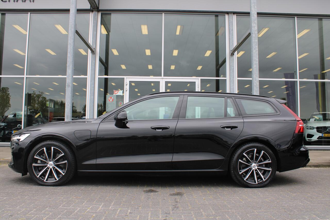 Volvo V60 T6 Plug-in hybrid AWD Plus Dark | Schuif/kanteldak | El. Trekhaak | 360 Camera | El. Stoelen met geheugen | BLIS