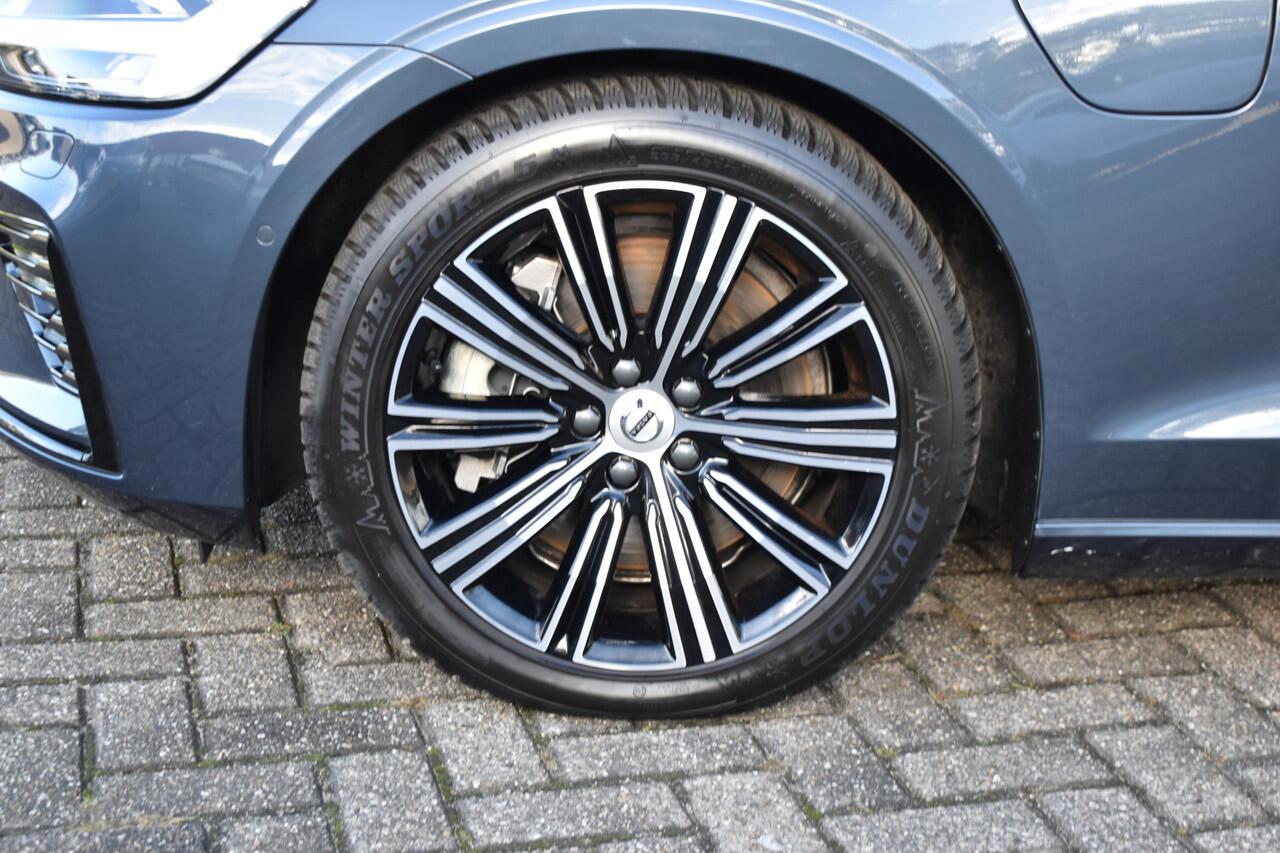 Volvo V60 T6 AWD 350PK Plug-in Hybrid Plus Dark | 360 Camera | H&K | BLIS | ACC | Stoelverwarming | Leder |