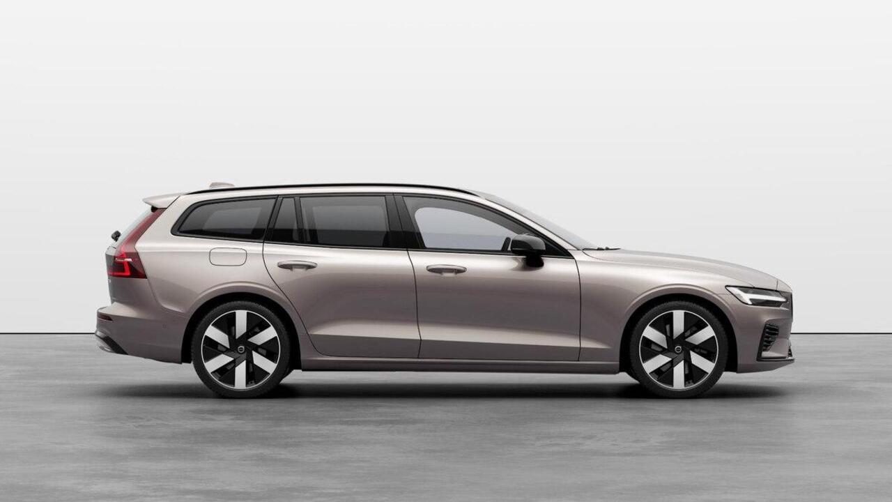 Volvo V60 T8 Plug-in hybrid AWD Plus Perform. Ed. Dark | Direct Leverbaar | Panoramisch Schuif-/Kanteldak | Polestar Performance | Adaptieve Cruise Control | BLIS | 360 Graden Camera | Extra Getint Glas | 19 Inch Lichtmetalen velgen | Harman Kardon Premium Sound | 