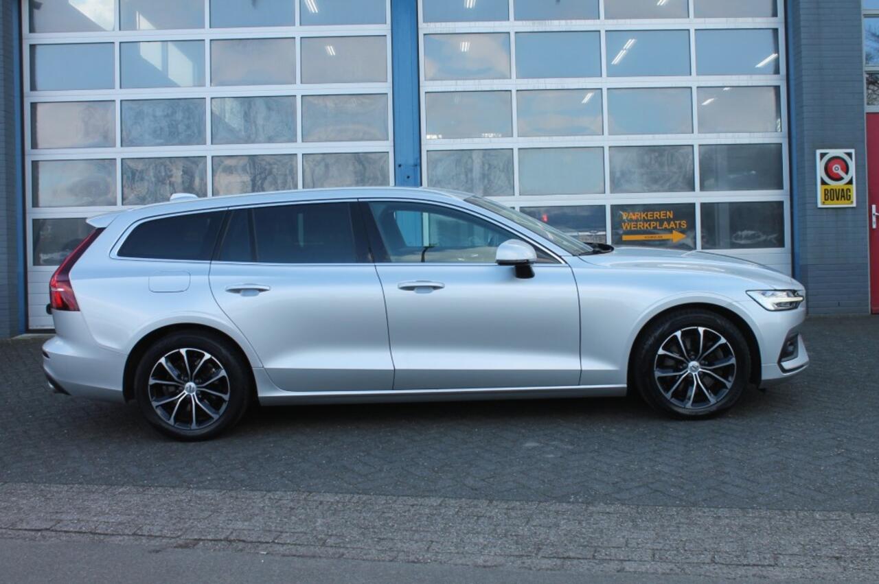 Volvo V60 2.0 B3 INSCRIPTION 1e eigenaar **NL-Auto** leer/trekhaak / mild hybrid