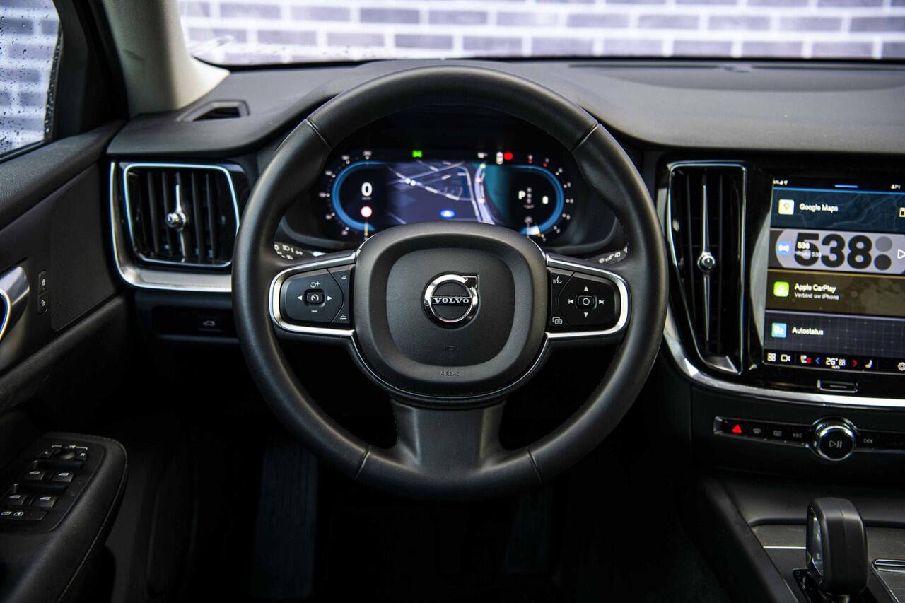 Volvo V60 2.0 B3 Essential Edition | Sport Pack | 19" Black Edition Velgen | Leder | Adaptieve Cruise Control | Stoelverwarming | Park Assist |