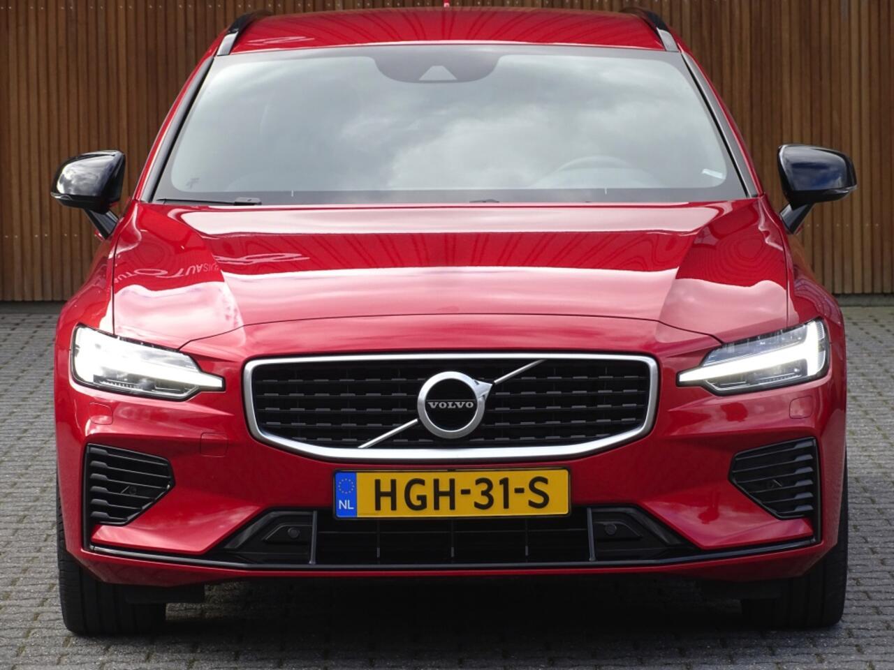 Volvo V60 T8 390PK Twin Engine / AWD / R Design / LED