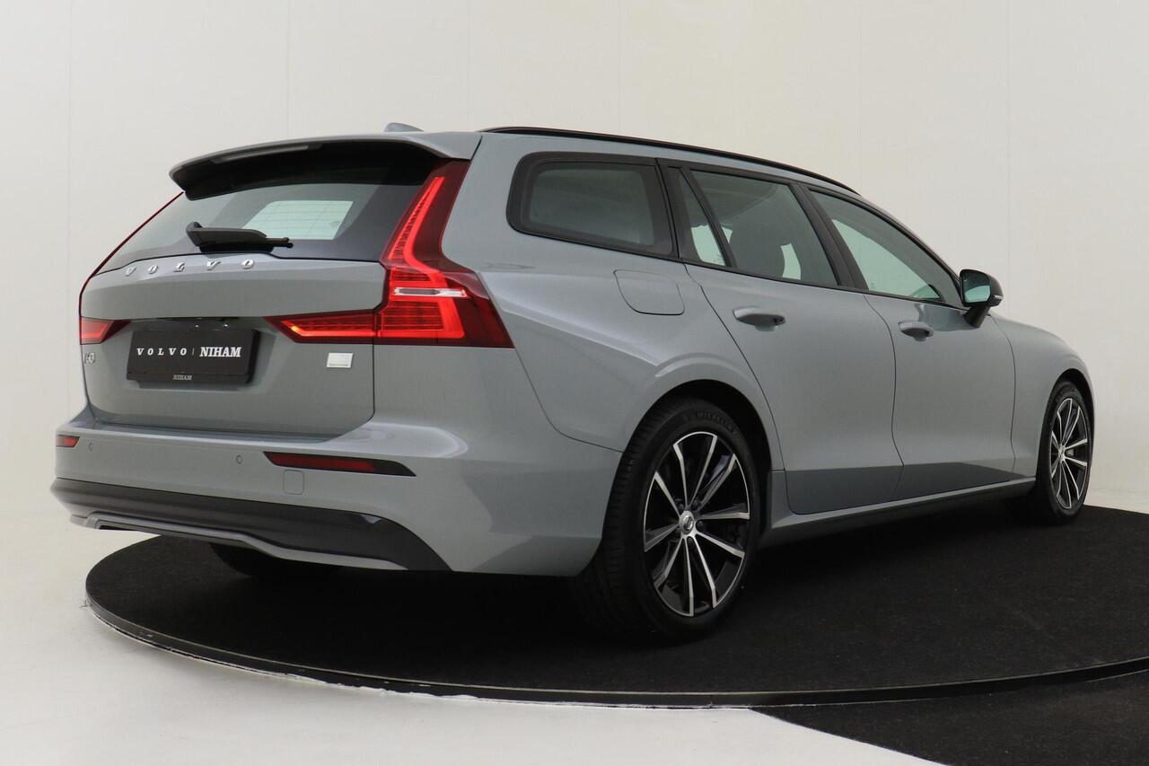 Volvo V60 T8 RECHARGE ULTRA DARK -PANO.DAK|HEAD-UP DISP.|CAMERA|HARMAN/KARDON