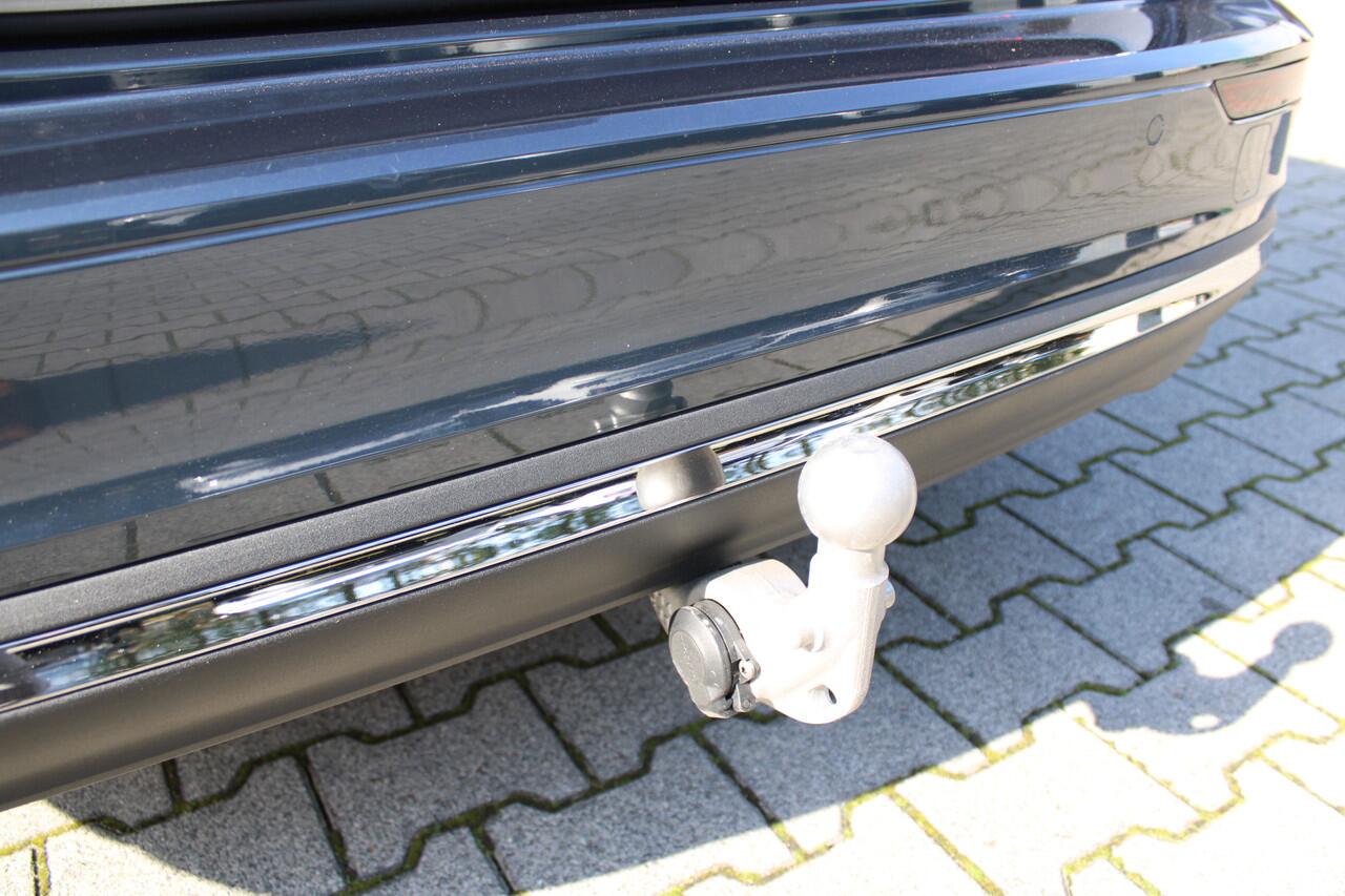 Volvo V60 T6 Plug-in hybrid AWD Essential Bright | Leder | Trekhaak | Adaptieve Cruise | All Season banden