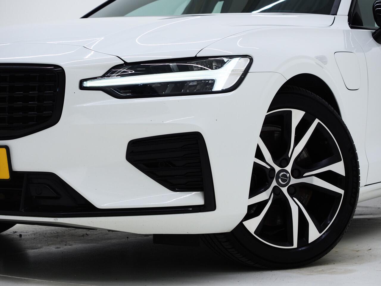 Volvo V60 2.0 T6 Recharge AWD R-Design | Pilot Assist | Keyless | Camera | Memory | Carplay