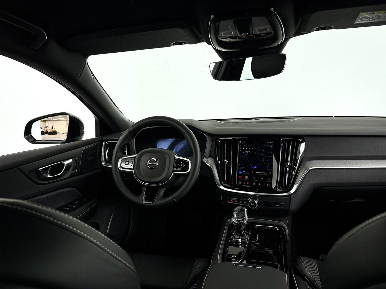 Volvo V60 T6 Plug-in hybrid AWD Plus Dark | 360° camera | Harman Kardon | Stoel- en Stuurverwarming | Trekhaak