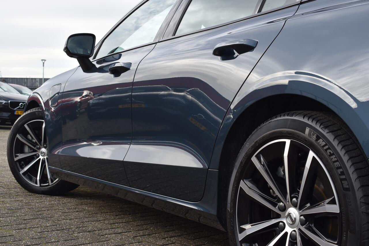 Volvo V60 T6 AWD 350PK Plug-in Hybrid Plus Dark | Trekhaak | H&K | 360 Camera| BLIS | ACC | Leder | Stuurverwarming