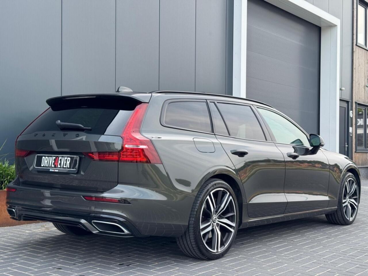 Volvo V60 2.0 T8 TE AWD R-Des. 392pk PANO CR CONTROL NAVI ECC