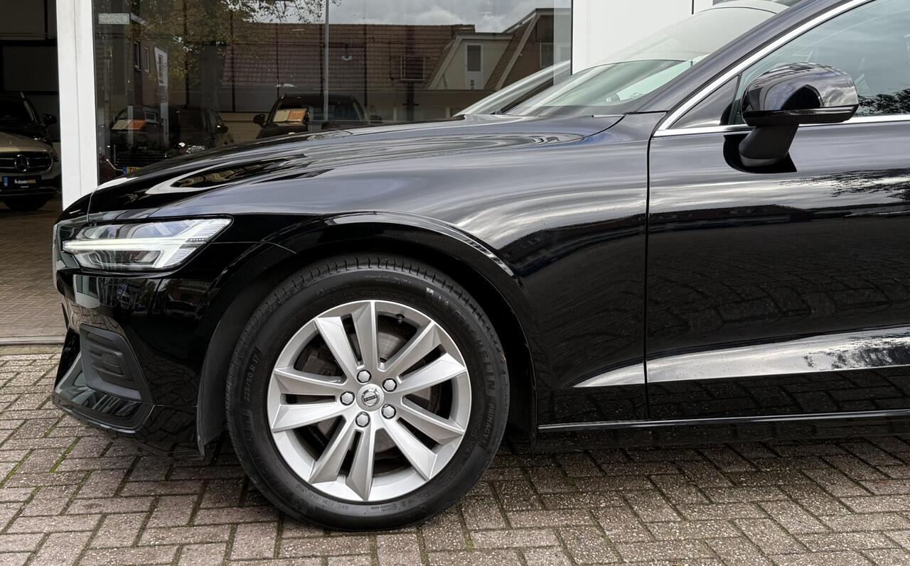 Volvo V60 2.0 B4 Momentum Bus. |Carplay|Adapt.Cruise|Trekhaak|