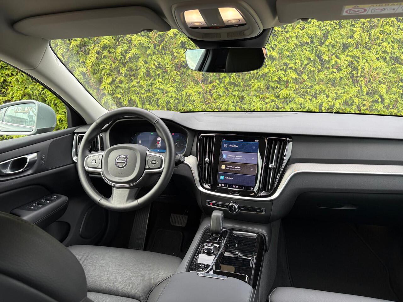 Volvo V60 T6 Plug-in hybrid AWD Essential Bright