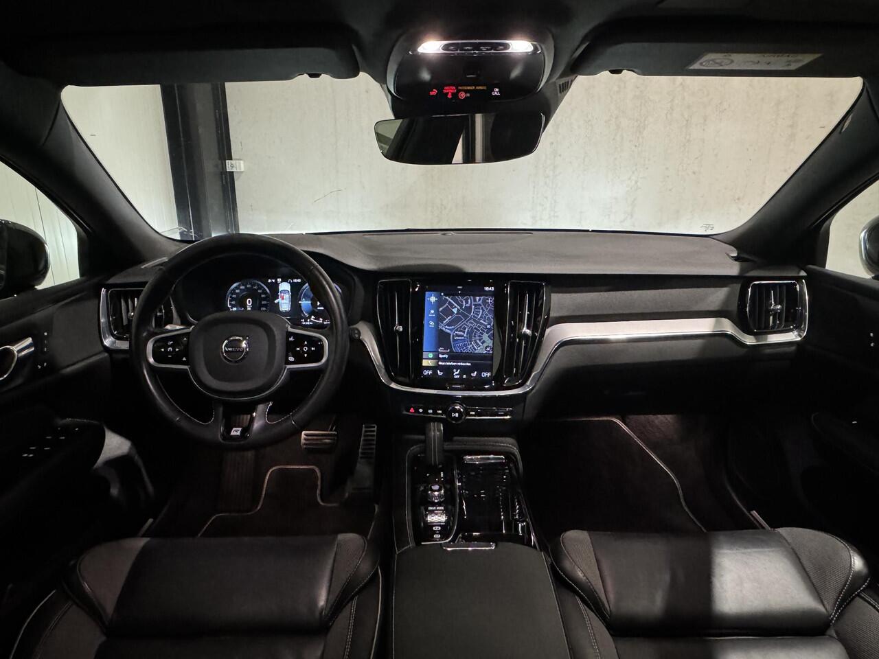 Volvo V60 2.0 T6 Twin Engine AWD R-Design Aut. | panorama | leder | navi | carplay | key-less entry |