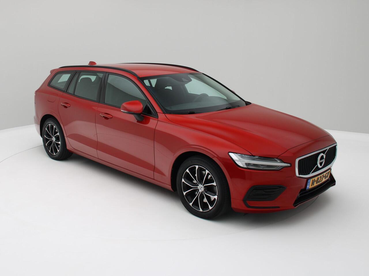 Volvo V60 2.0 B3 Momentum Advantage / Carplay / Aut. / Origineel NL