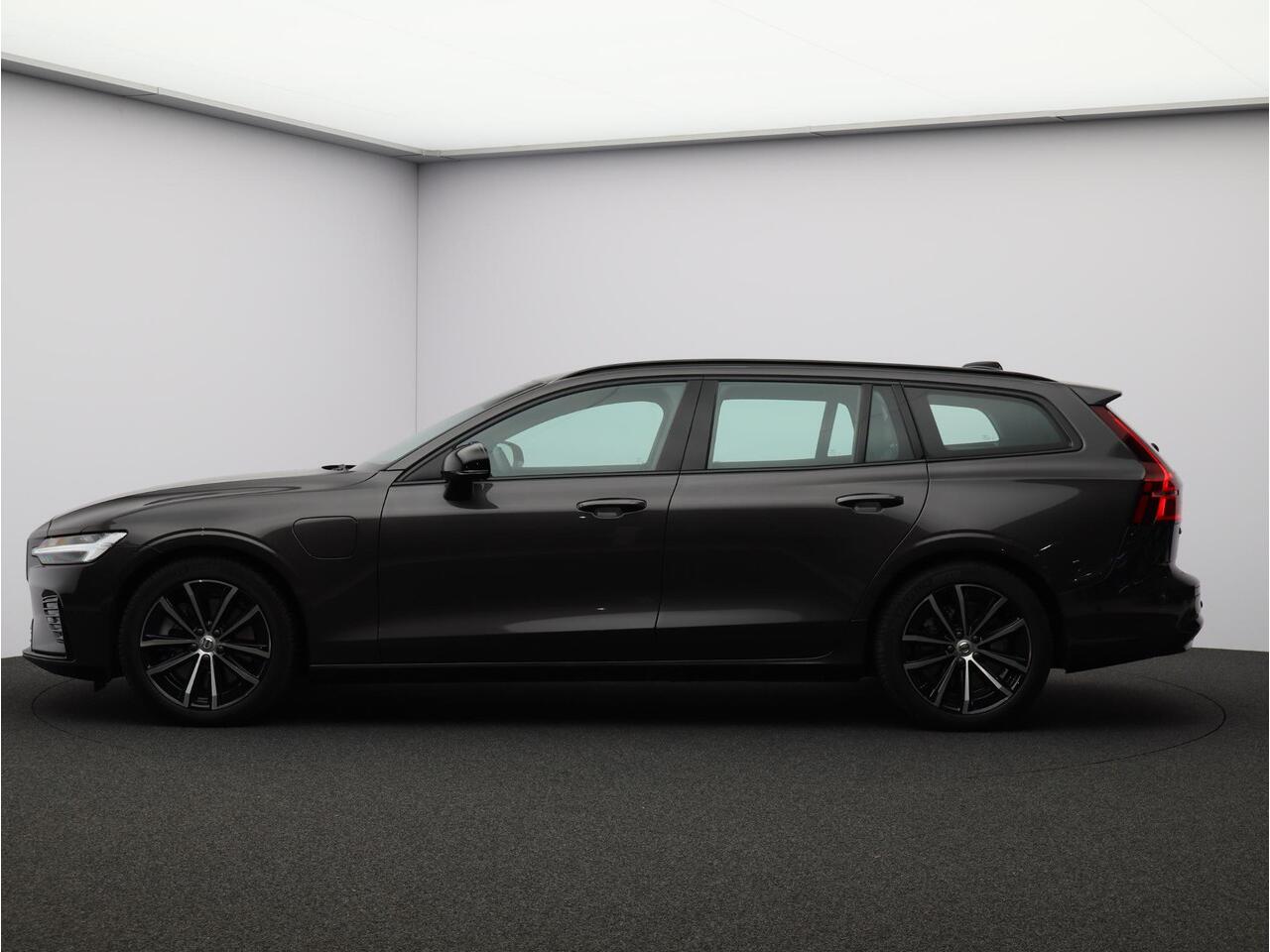Volvo V60 2.0 T6 Plug-in hybrid AWD Plus Dark / Trekhaak / 360 Camera / Harman Kardon / Elektrische Stoelen / Stoel+Stuurverwarming / BLIS / Keyless / Adaptive Cruise /