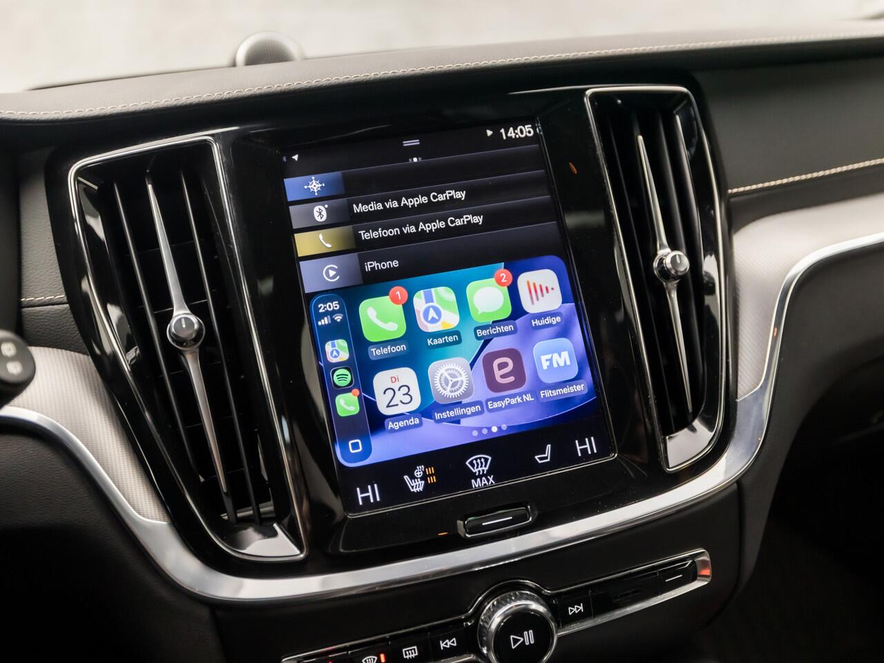 Volvo V60 2.0 T8 Twin Engine AWD Polestar Engineered 407Pk Automaat (PANORAMADAK, BOWERS&WILKINS AUDIO, HEAD-UP DISPLAY, KEYLESS, 360 GRADEN CAMERA, GELE GORDELS, TREKHAAK WEGKLAPBAAR, STANDKACHEL, 20 INCH)