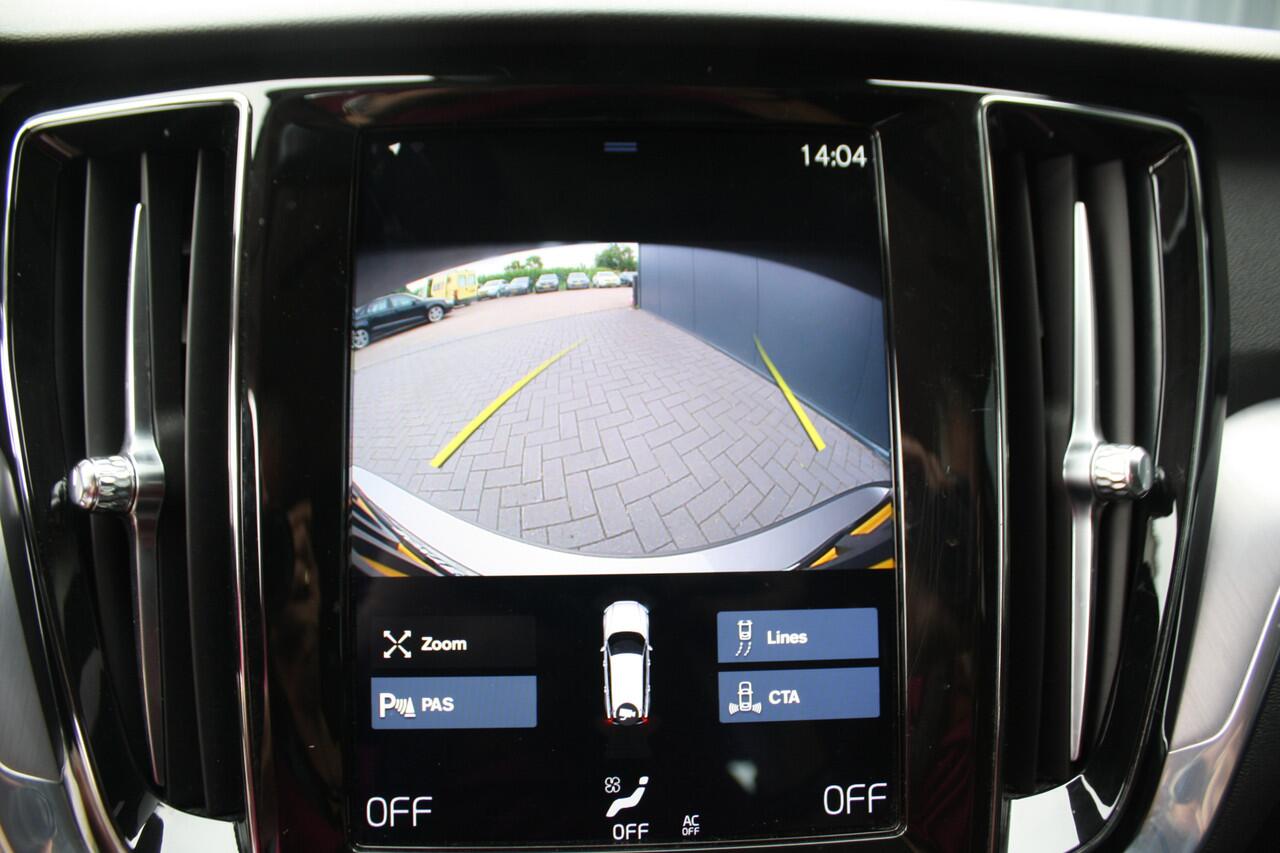 Volvo V60 2.0 T4 Momentum Pro NAVIGATIE - CAMERA - 1e EIGENAAR - RIJKLAAR