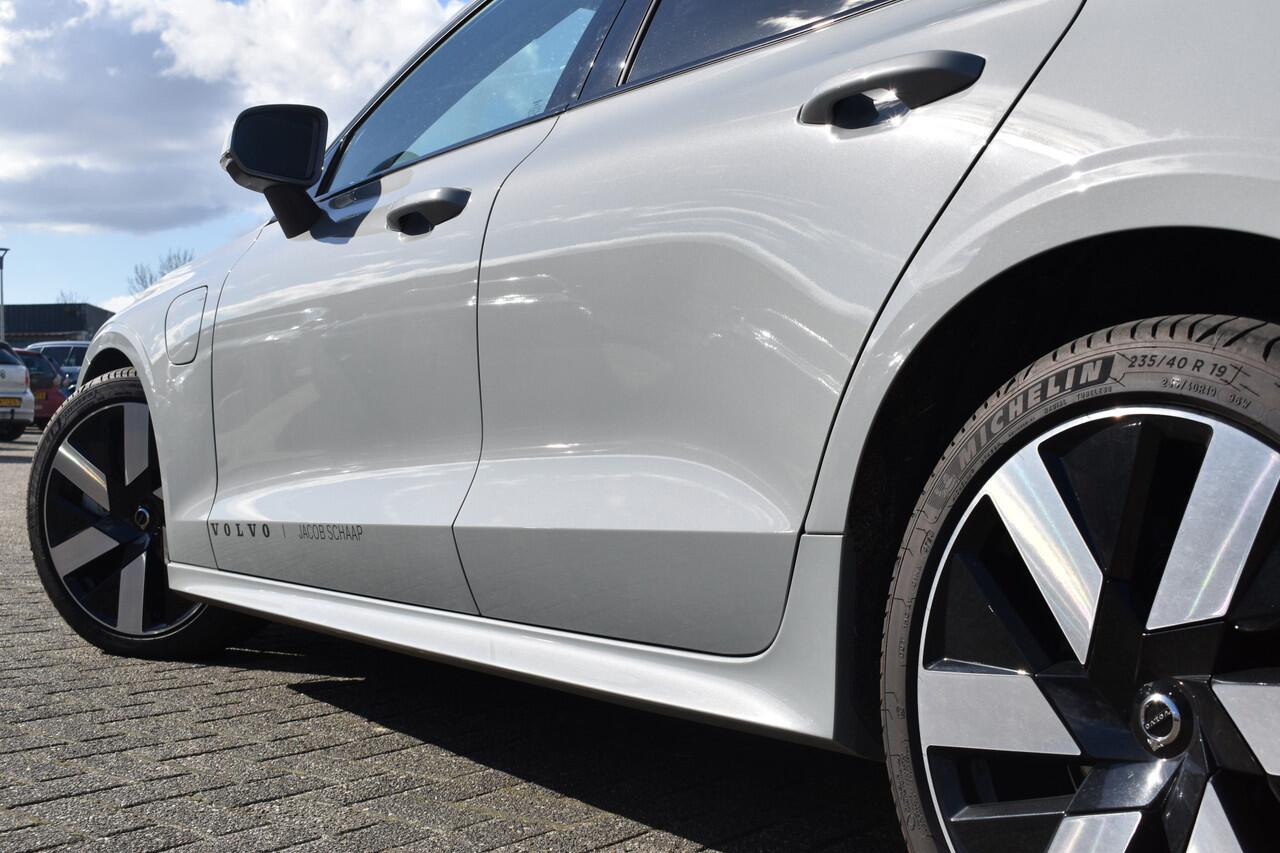 Volvo V60 T6 AWD 350PK Plug-in Hybrid Essential Dark | Camera | Leder | ACC | Blis | Stoelverwarming | Standkachel