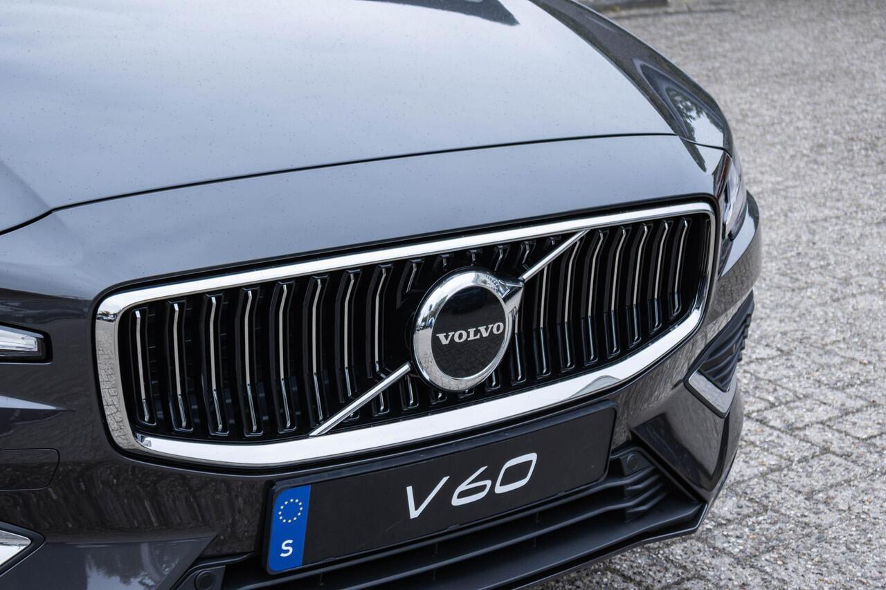 Volvo V60 T6 Recharge AWD Essential Edition | Long Range | Verwarmbare voorstoelen | Verwarmbaar stuurwiel | Verwarmbare achterbank | Google Infotainment | Parkeercamera | 19 inch Lichtmetalen velgen