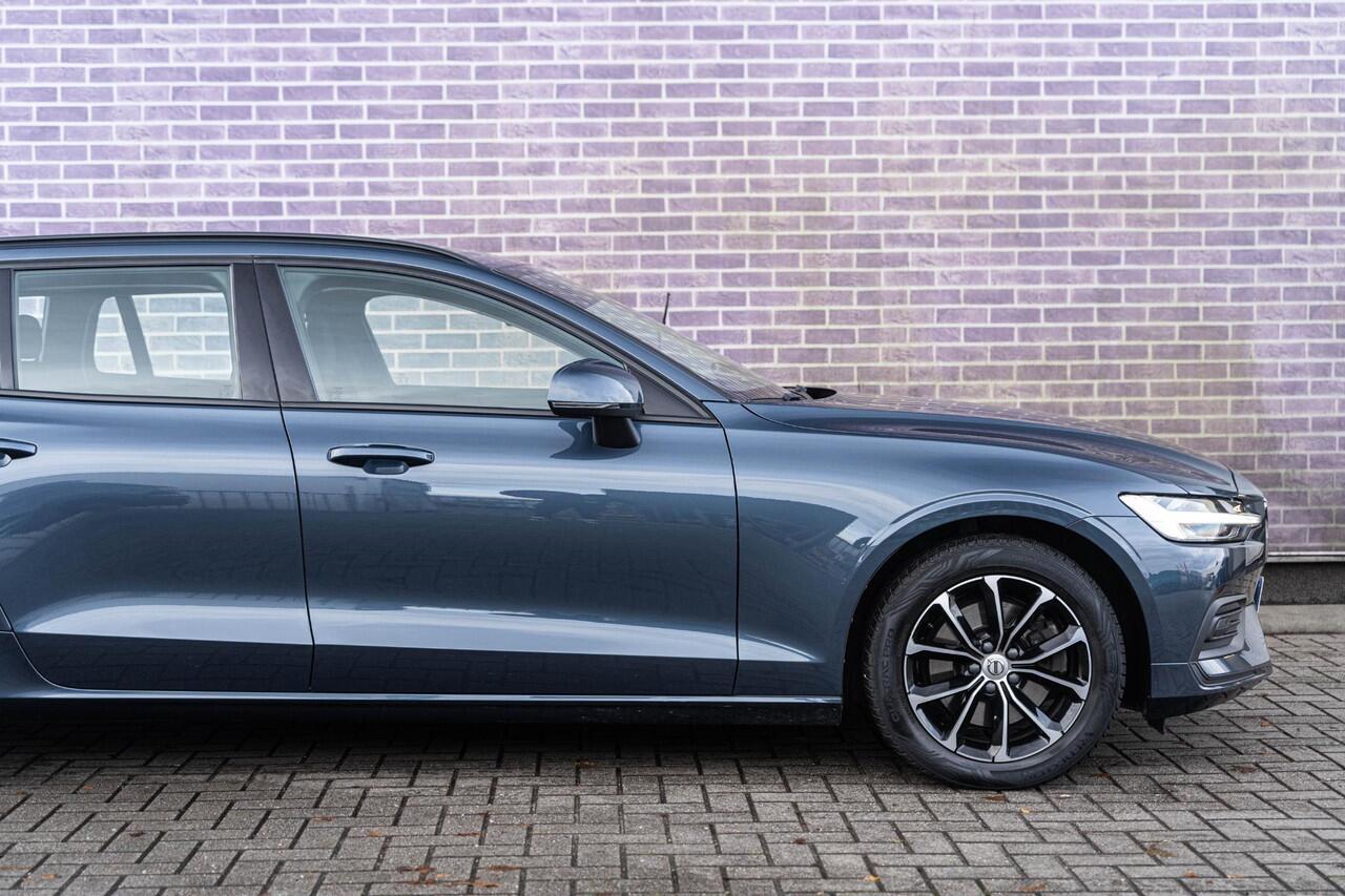 Volvo V60 2.0 B3 Momentum Advantage | Adaptieve Cruise Control | Trekhaak | Stoel-/Stuurverwarming | Parkeercamera | Navigatie | Apple CarPlay & Android Auto |