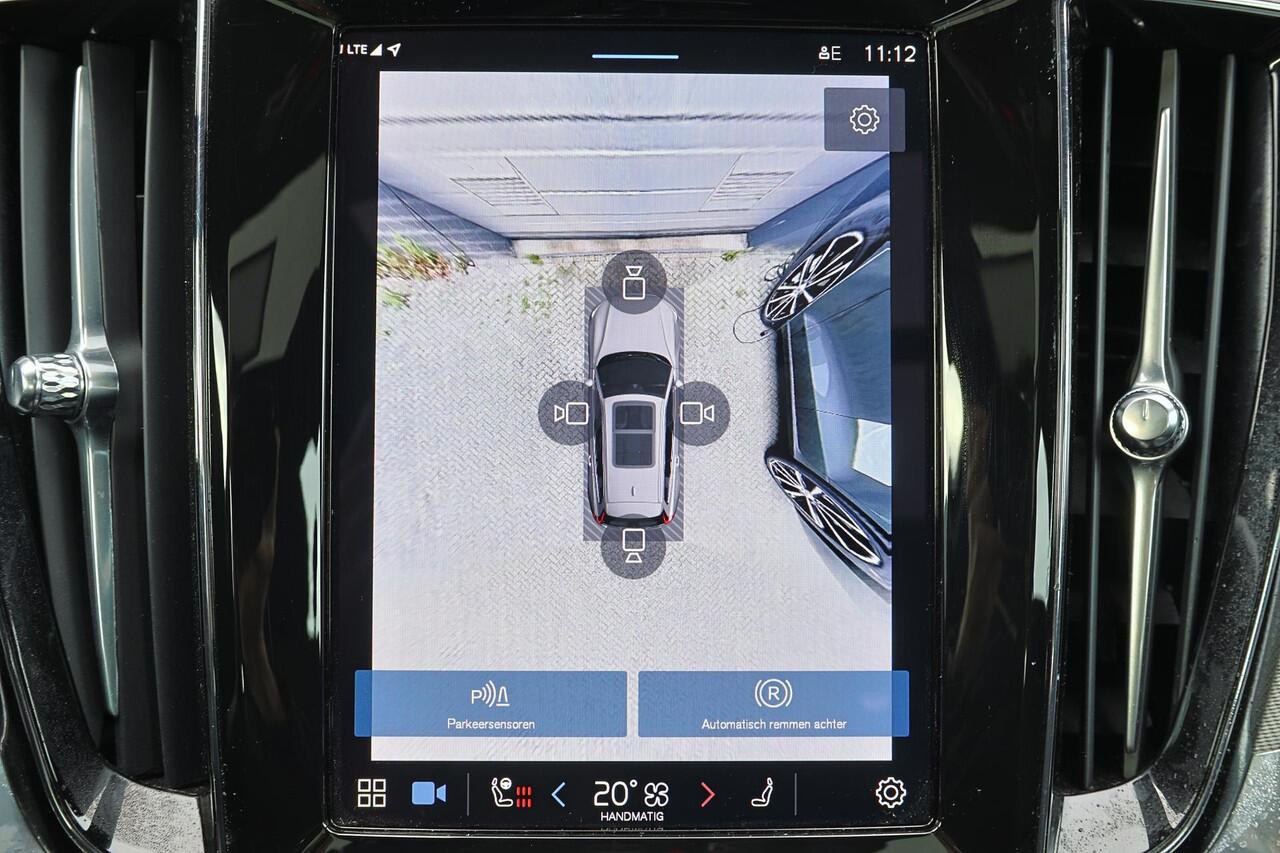 Volvo V60 T6 Recharge AWD Plus Dark - Panorama/schuifdak - IntelliSafe Assist & Surround - 360º Camera - Harman/Kardon audio - Verwarmde voorstoelen, stuur & achterbank - Parkeersensoren voor & achter - Elektr. bedienb. voorstoelen met geheugen - Elektr. inklapbare