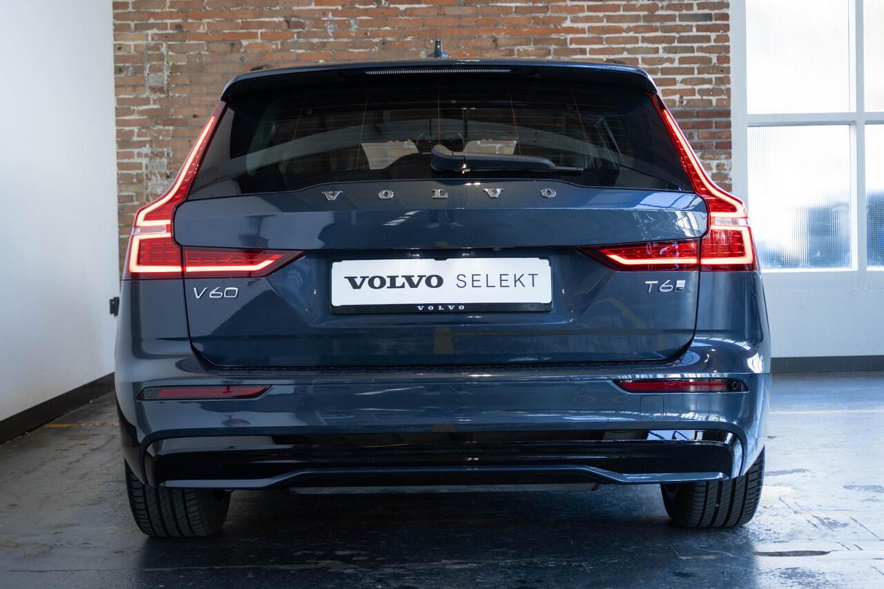 Volvo V60 2.0 T6 Plug-in hybrid AWD Plus Dark | Adaptive Cruise Control | 360° Parkeercamera | Stoelverwarming | Stuurwielverwarming | Harman Kardon Premium Audio | Electrische wegklapbare trekhaak | Google infotainment | Longe Range