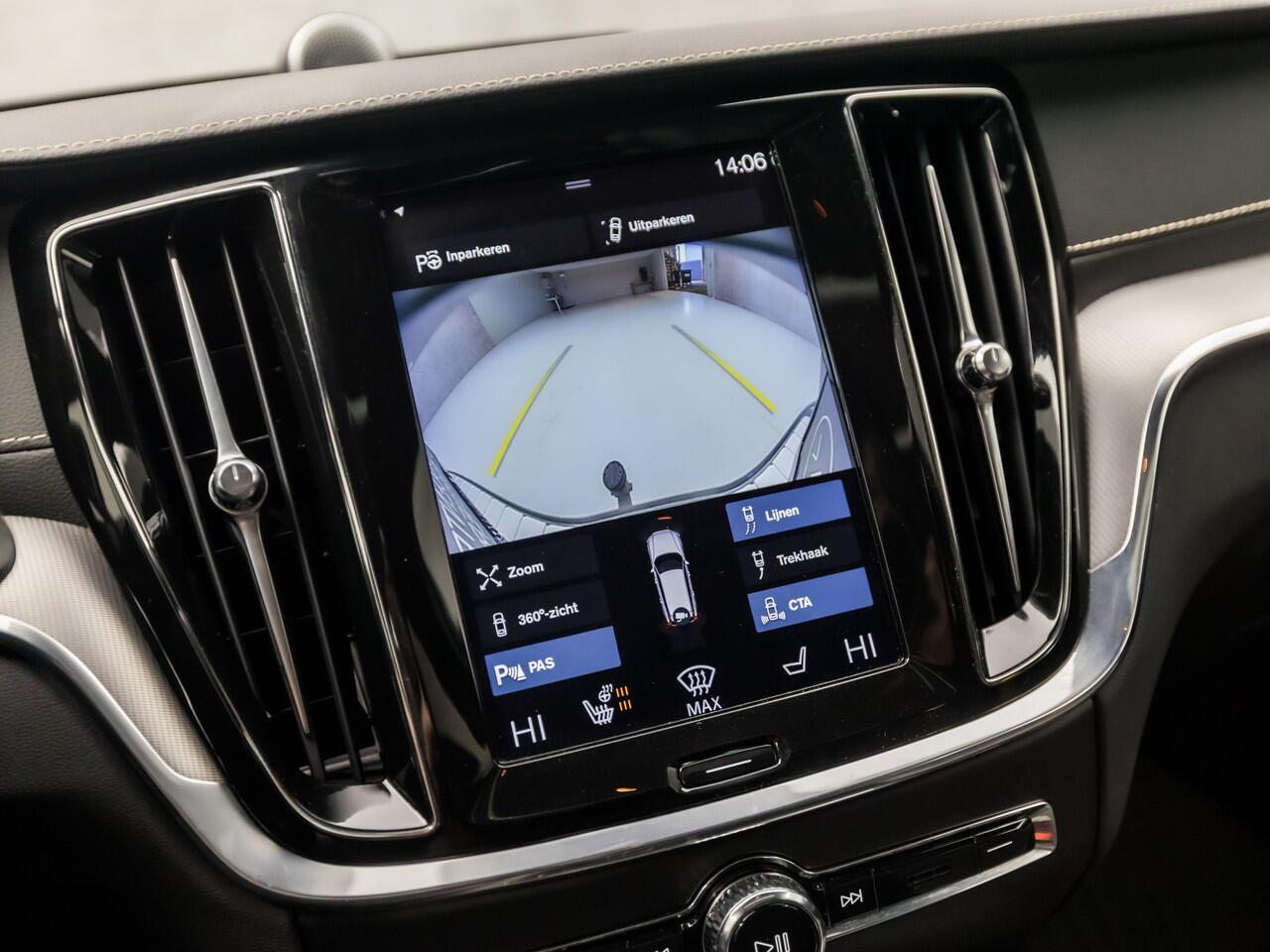 Volvo V60 2.0 T8 Twin Engine AWD Polestar Engineered 407Pk Automaat (PANORAMADAK, BOWERS&WILKINS AUDIO, HEAD-UP DISPLAY, KEYLESS, 360 GRADEN CAMERA, GELE GORDELS, TREKHAAK WEGKLAPBAAR, STANDKACHEL, 20 INCH)