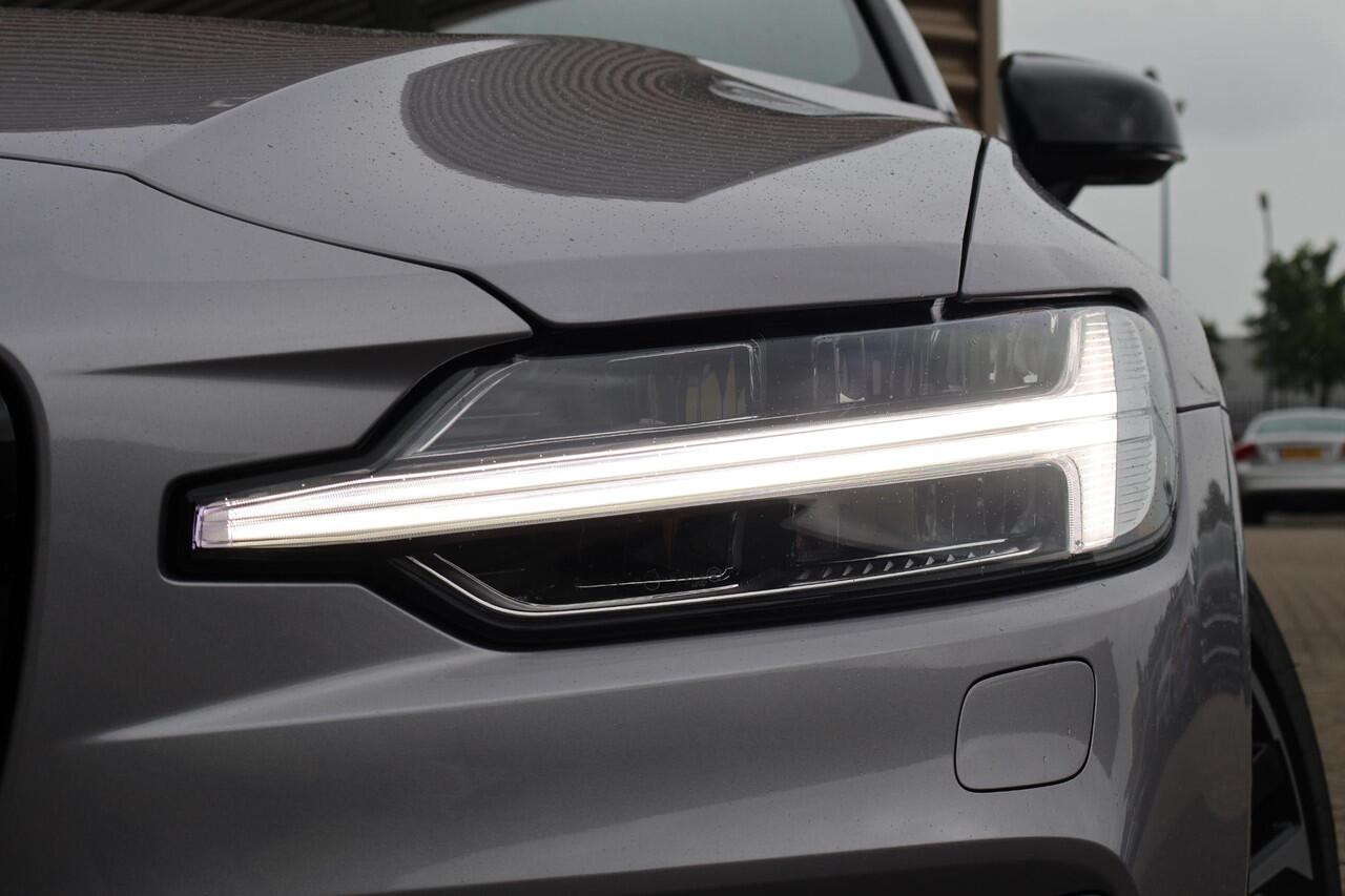 Volvo V60 T6 Plug-in hybrid AWD Ultra Dark | Panoramadak | 360 Camera | Harman Kardon