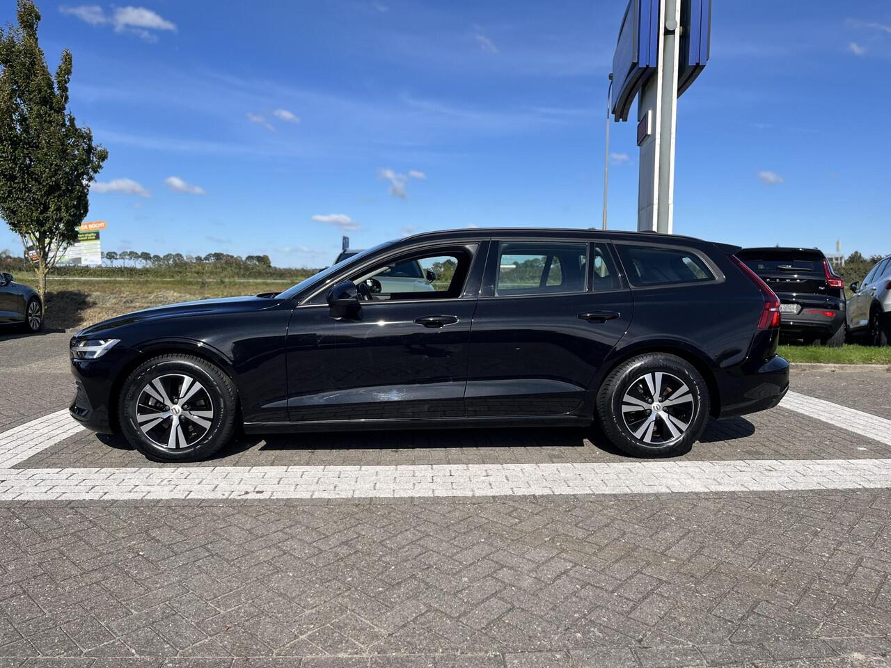 Volvo V60 D3 Momentum Leder 6-Speed | Voorruitverwarming | Achteruitrijcamera | Apple Carplay |