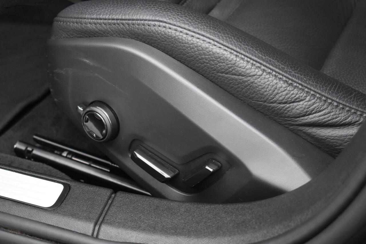 Volvo V60 B4 211PK Automaat Plus Dark | Climate | Trekhaak | Schuif-/kanteldak | Lighting |