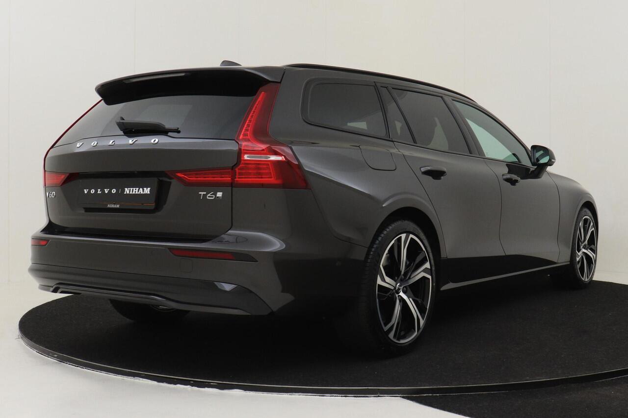 Volvo V60 T6 RECHARGE AWD ULTRA DARK -PANO.DAK|HARMAN/KARDON|360°CAM|ELEK.STOELEN|19"|HEAD-UP DISP.