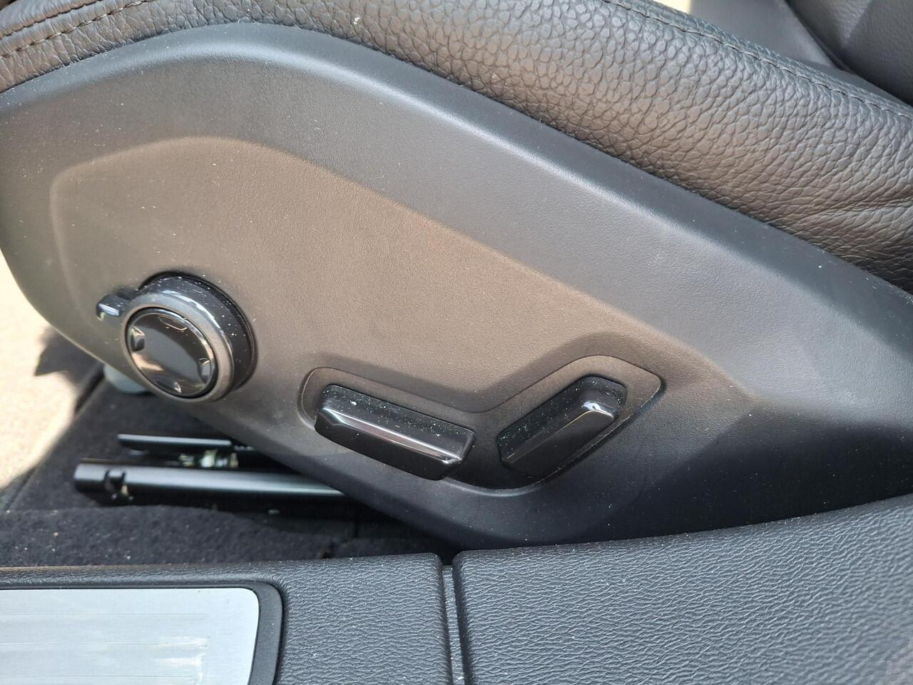 Volvo V60 B3 Ultimate Dark | H&K Audio | Pilot assist | Demo | Vraag naar de actuele tellerstand