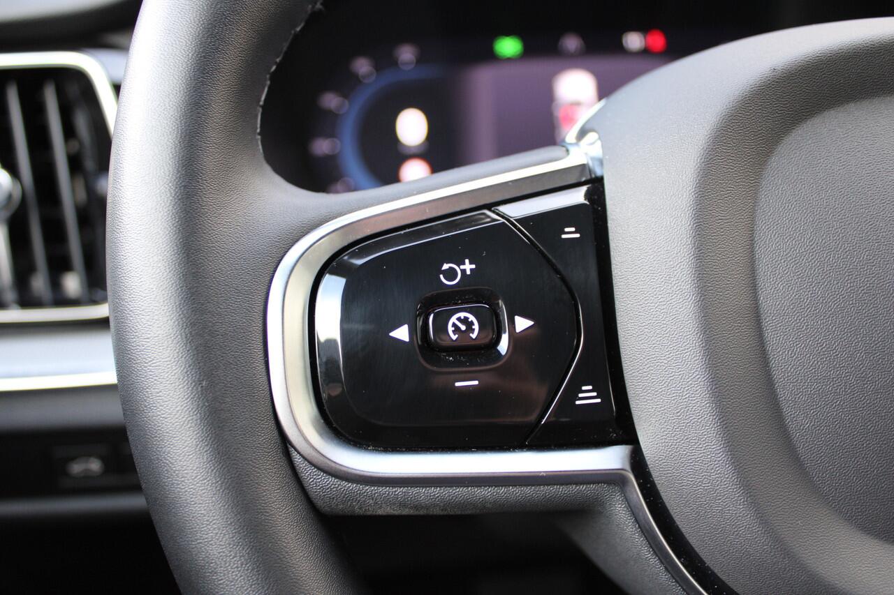 Volvo V60 2.0 T6 Plug-in hybrid AWD Plus Dark Trekhaak Actie | Camera | Elektrische achterklep | Leder | Memory