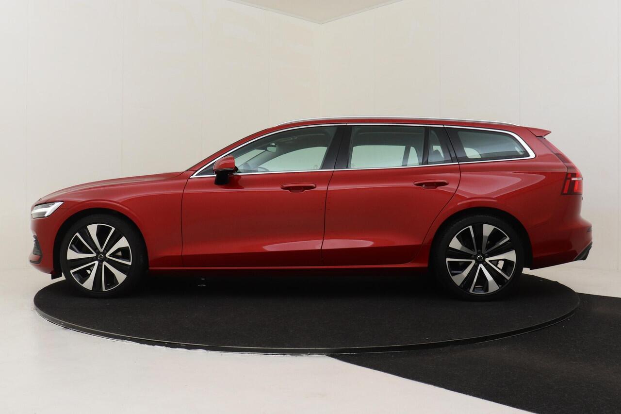 Volvo V60 T4 AUT. MOMENTUM PRO -BLIS|TREKHAAK|19"|ADAP.CRUISE|VERW.VOORSTOELEN