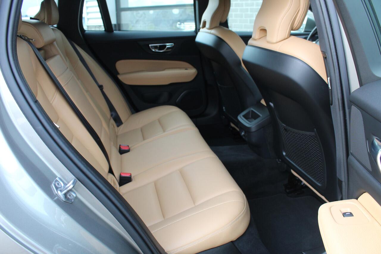Volvo V60 2.0 T5 Momentum / Carplay / Leer / Trekhaak / N.A.P.