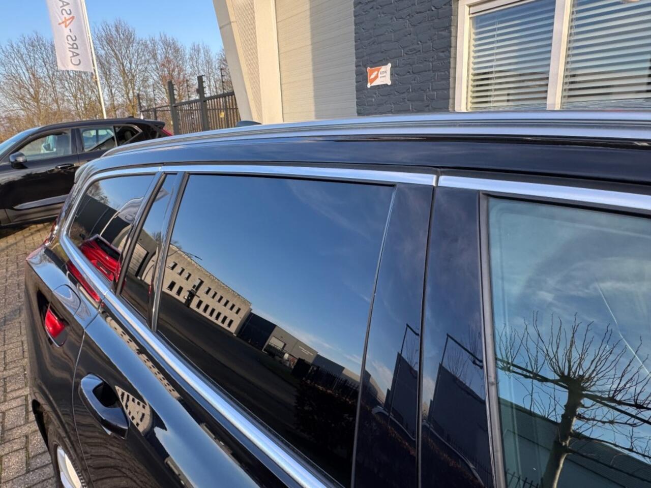 Volvo V60 2.0 B3 Autom. Momentum + Chroom + D-Glas + Lmv - 133 dkm