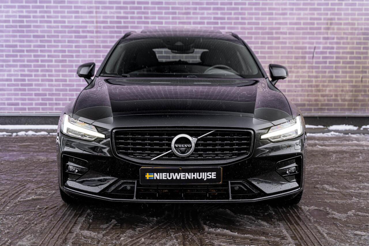 Volvo V60 B4 Geartronic R-Design | Navigatie | Schuif-/Kanteldak | Getint Glas | Head-Up Display | 360 Camera | Adaptieve Cruise Control | Stoelverwarming Voor + Achter | Dodehoekdetectie | Parkeerverwarming | Lederen Bekleding | Park Assist | Harman Kardon Audio |
