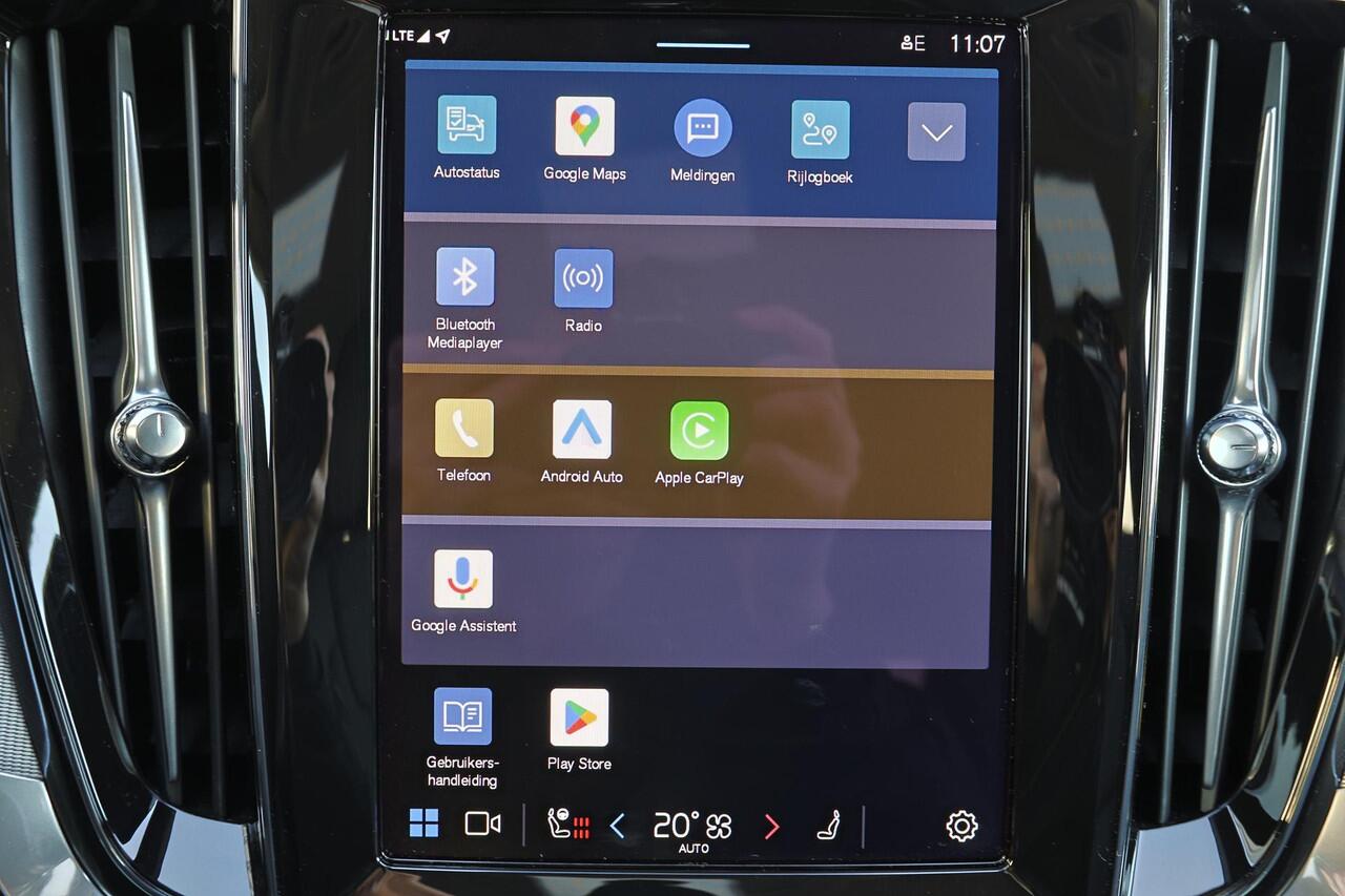 Volvo V60 T6 Recharge AWD Plus Dark - IntelliSafe Assist & Surround - 360º Camera - Harman/Kardon audio - Adaptieve LED koplampen - Verwarmde voorstoelen, stuur & achterbank - Parkeersensoren voor & achter - Elektr. bedienb. voorstoelen met geheugen - Extra getint 