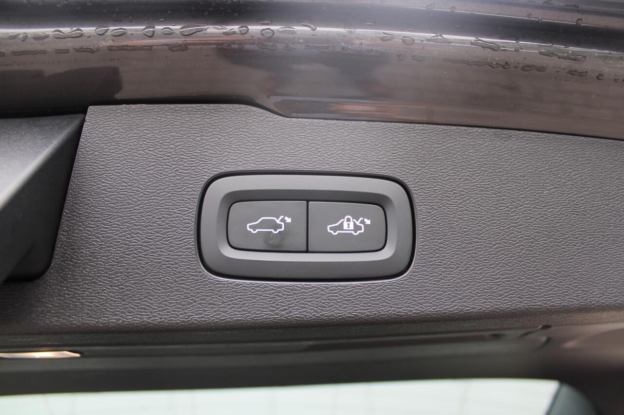 Volvo V60 T6 Plug-in hybrid AWD Plus Dark / 360° Camera / Audio Harman Kardon /