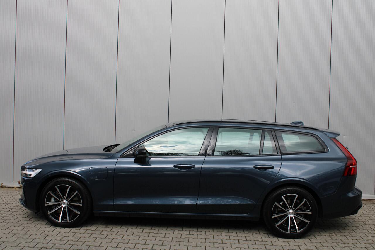 Volvo V60 T6 Plug-in hybrid AWD Plus Dark | Trekhaak | Sportstoelen | 360° Camera