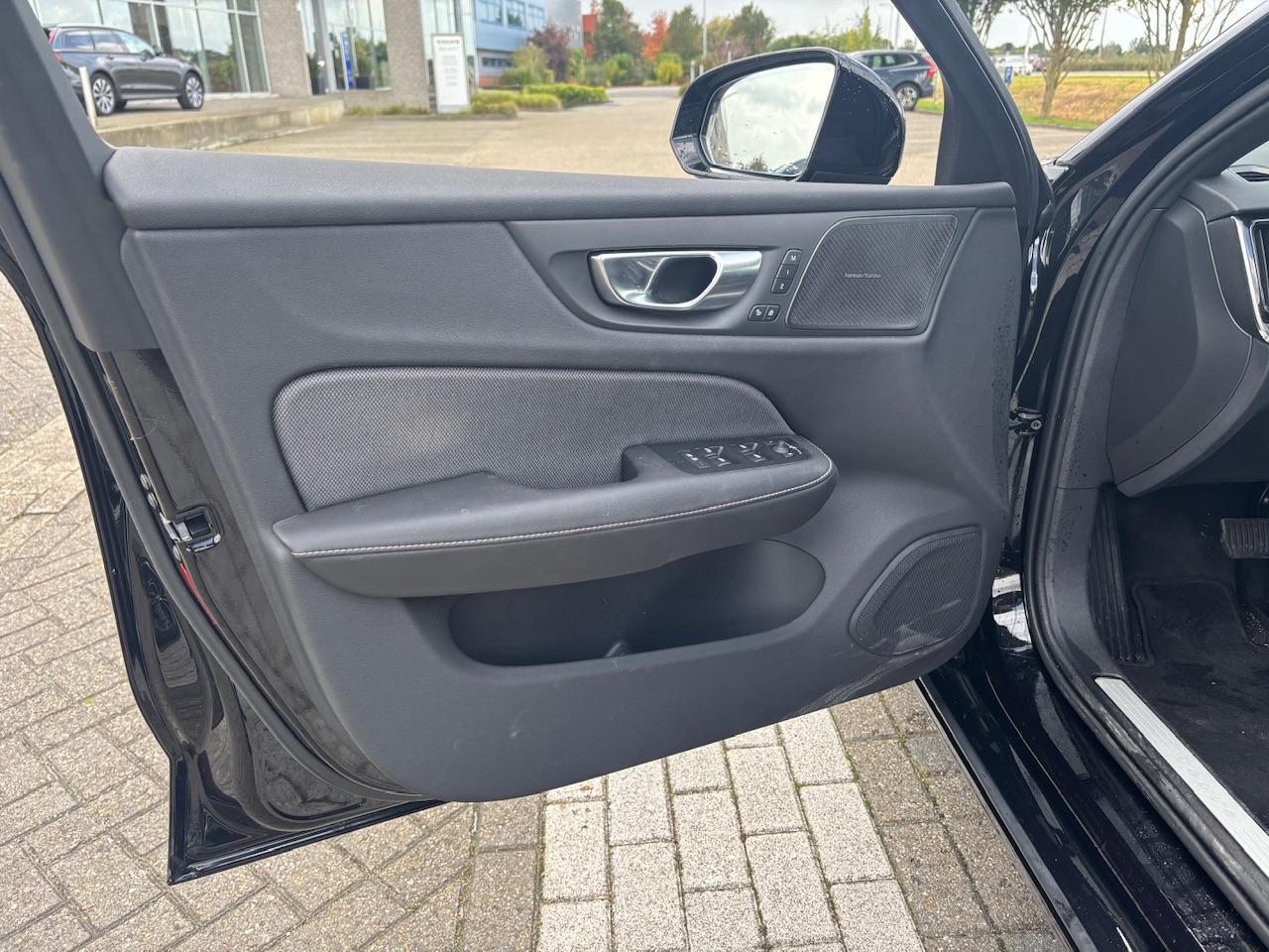 Volvo V60 T6 Plug-in hybrid AWD Plus Dark | 360 Camera | Memoryseats | Trekhaak