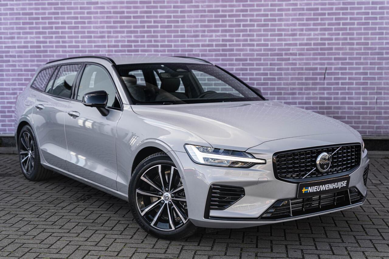 Volvo V60 2.0 T6 Plug-in hybrid AWD Plus Dark | Harman Kardon Audio | Trekhaak | Stoel- / Stuurverwarming Voor + Achter | 360 Camera | Adaptive Cruise | Long Range | Google | Carplay | Dodehoekdetectie