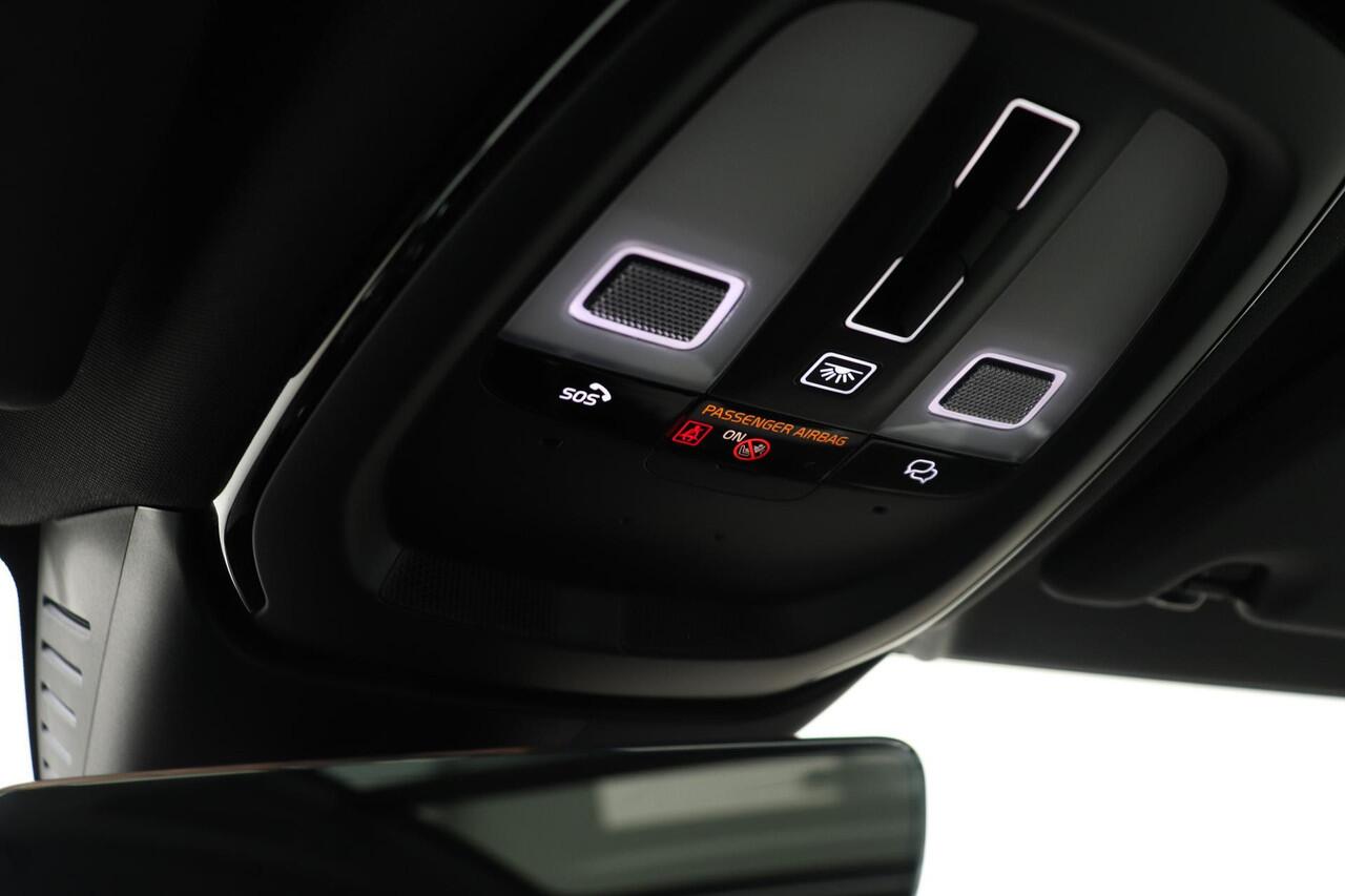 Volvo V60 T6 RECHARGE AWD ULTRA DARK -PANO.DAK|HARMAN/KARDON|360°CAM|ELEK.STOELEN|19"|HEAD-UP DISP.