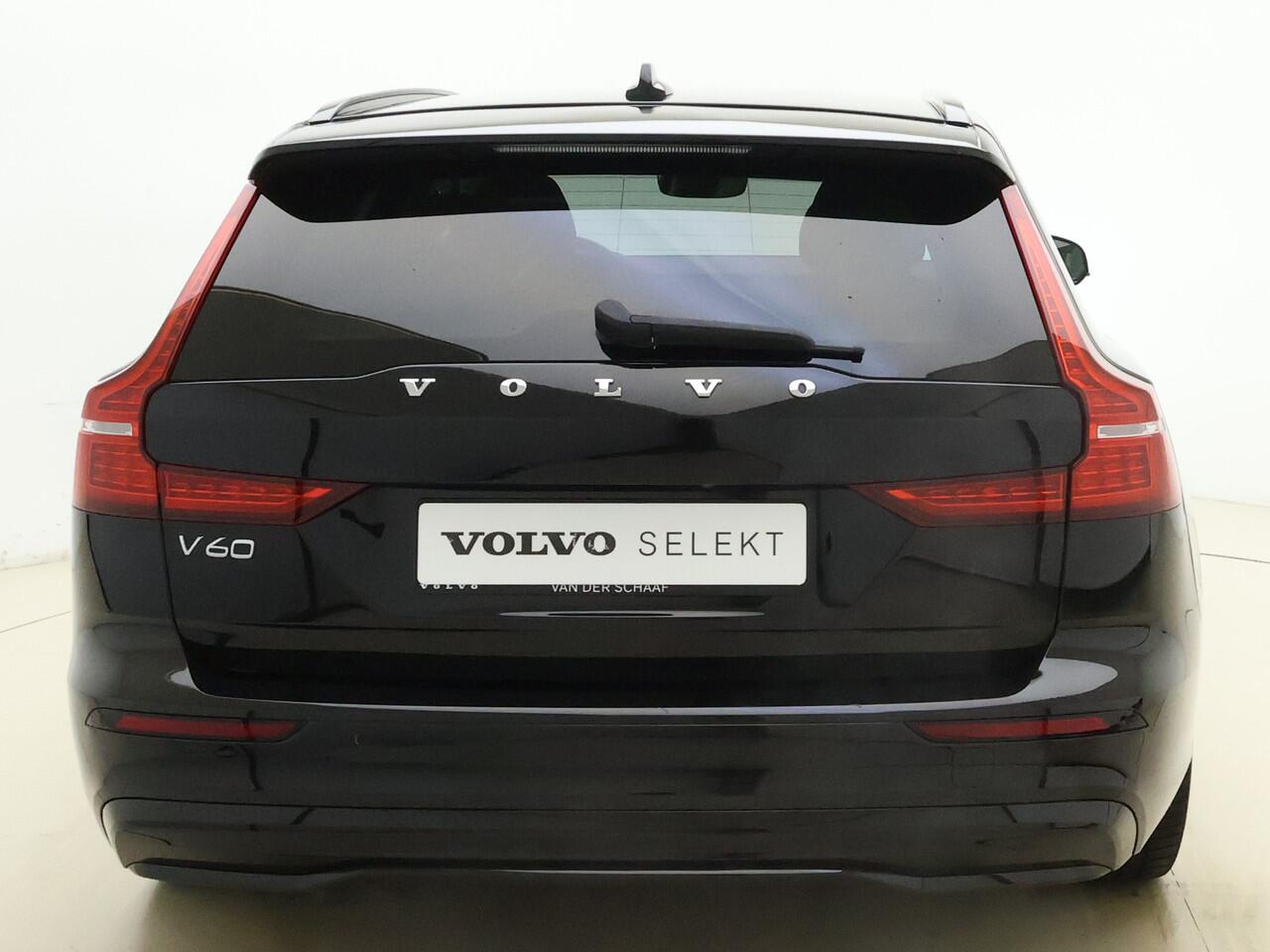 Volvo V60 B4 Automaat Plus Dark / Standkachel / Stoel/- stuurverwarming / Keyles entry / Trekhaak / Camera /