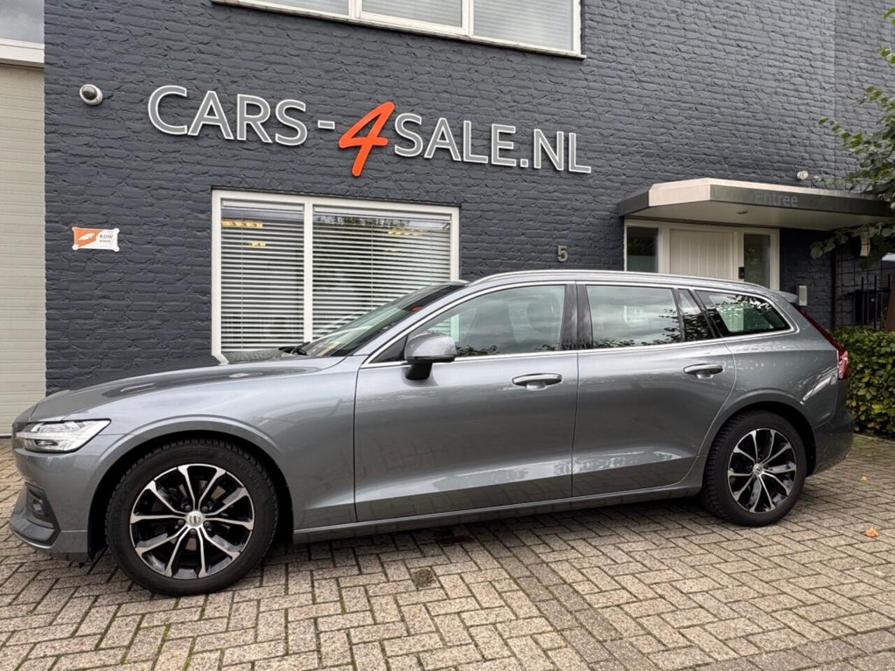 Volvo V60 2.0 D3 Momentum Pro + Camera + Key les + Navi - 11/2020 - 98 dkm Uniek!