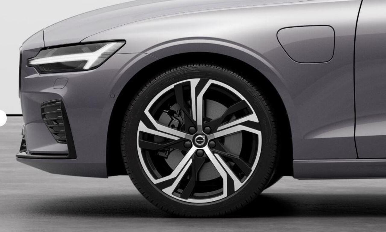 Volvo V60 T6 350PK Automaat Plug-in hybrid AWD Ultra Dark / Panoramadak / Napa leder / Open grid textiel / Extra getint glas / 19 5-Triple spaaks velgen / Harman Kardon