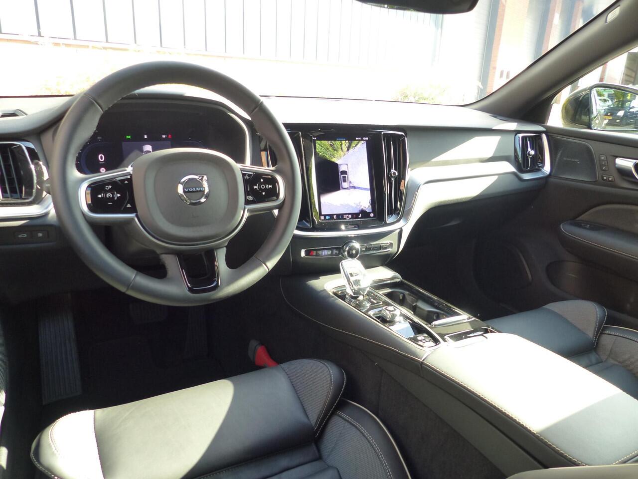 Volvo V60 T6 Plug-in hybrid AWD Plus Dark