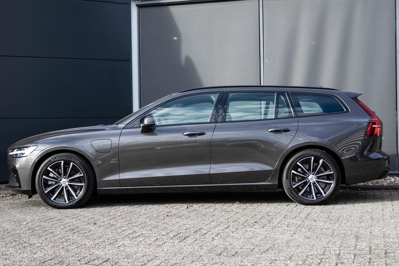 Volvo V60 T6 Plug-in hybrid AWD Plus Dark | Semi Elektrische Trekhaak | Adaptieve Cruise Control | BLIS | Elektrische verstelbare voorstoelen | Verwarmbare voorstoelen en stuurwiel | 360 graden camera |