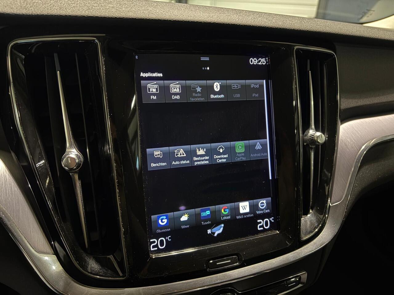 Volvo V60 B3 Aut. Momentum ACC Trekhaak Parkeercamera 164pk