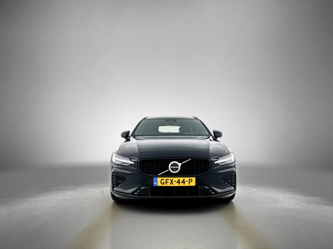 Volvo V60 2.0 T6 Dark | Panorama Dak | 360 Camera | Trekhaak | BLIS |